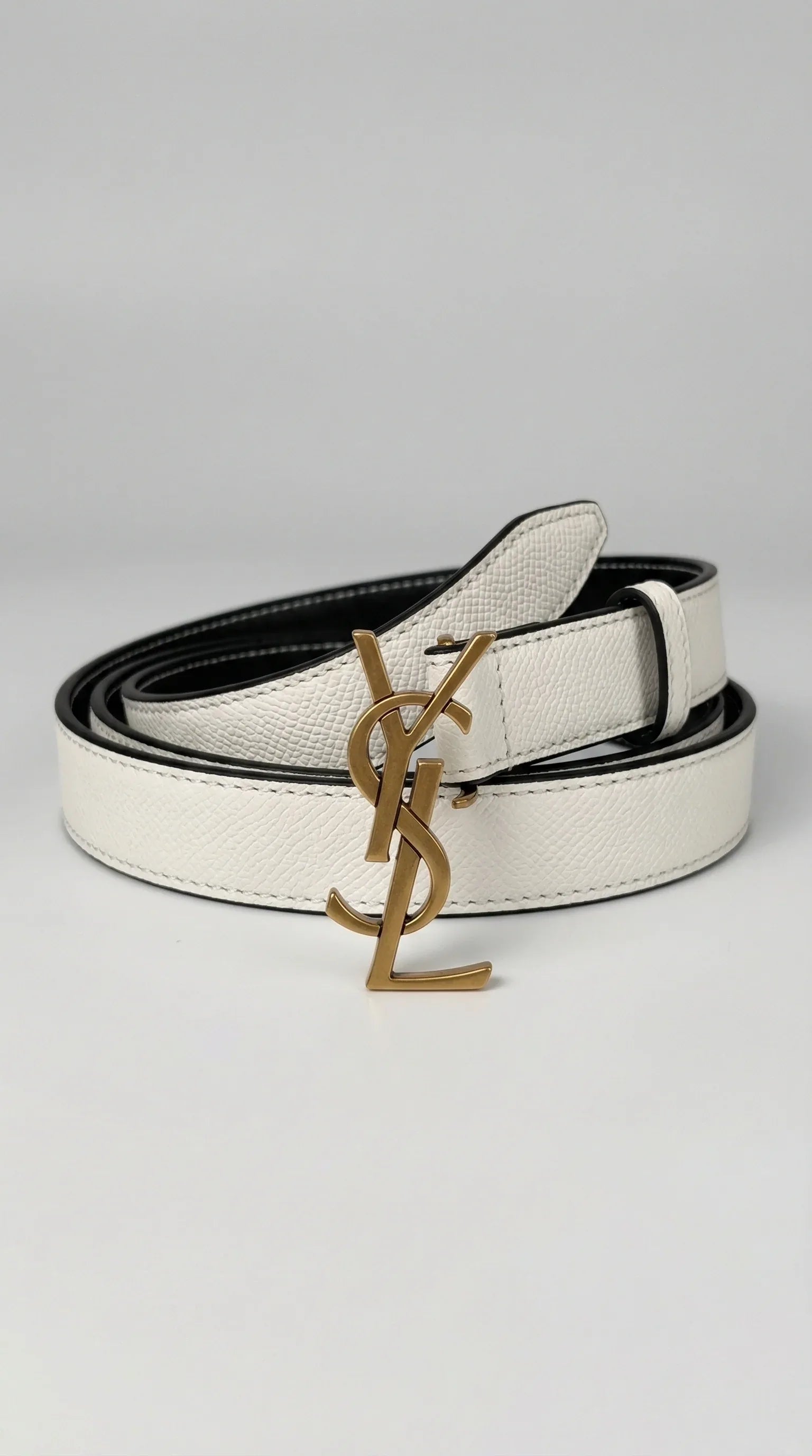 Cassandre Logo Leather Belt – White / Black (Gold Hardware) - EliteLux Outlet