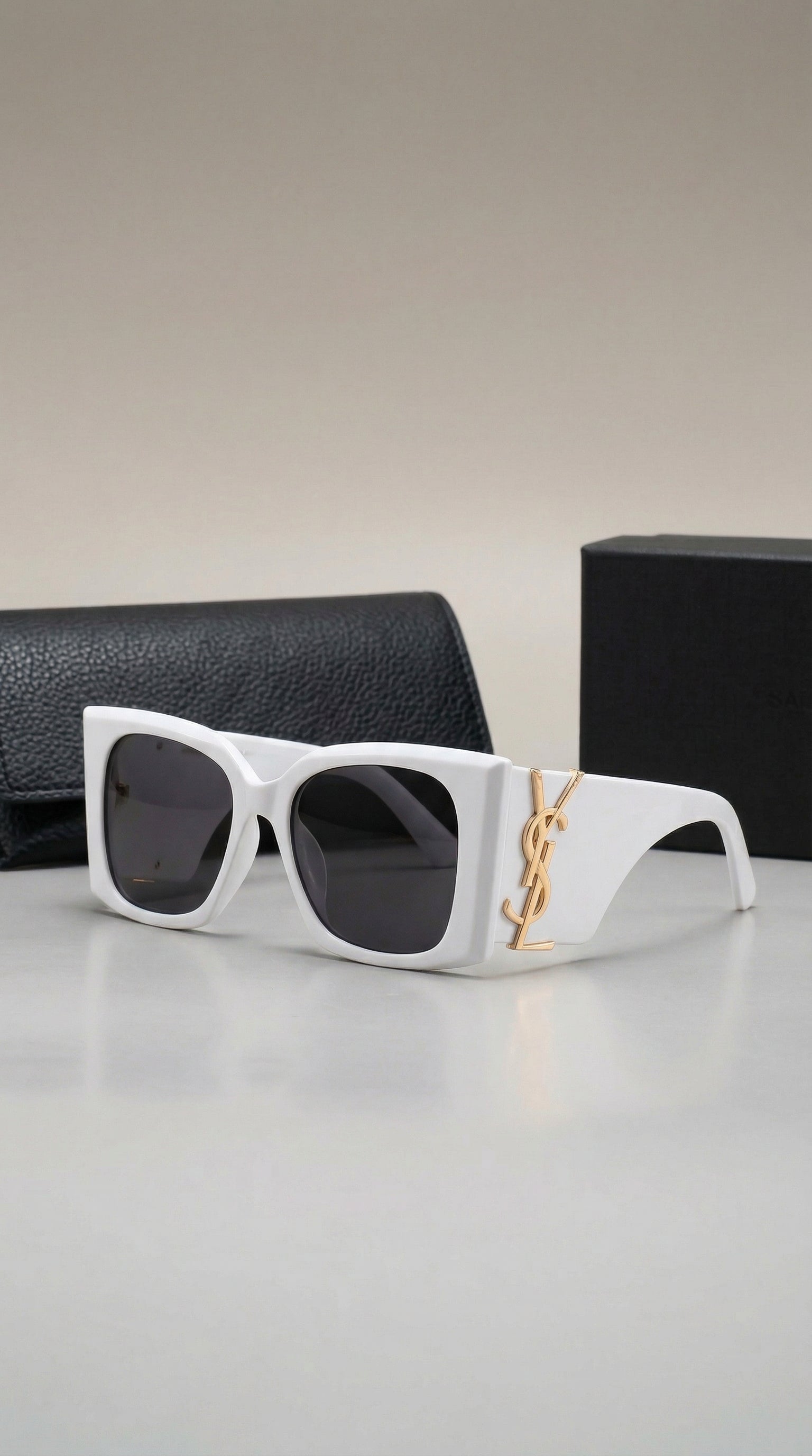 Oversized M119 Sunglasses – White